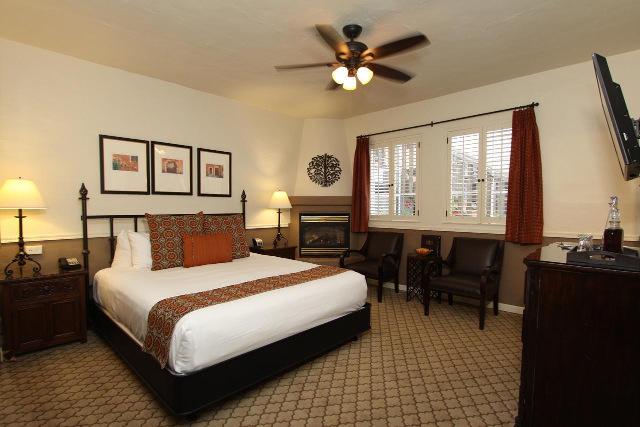 Cypress Inn Carmel-by-the-Sea Bagian luar foto